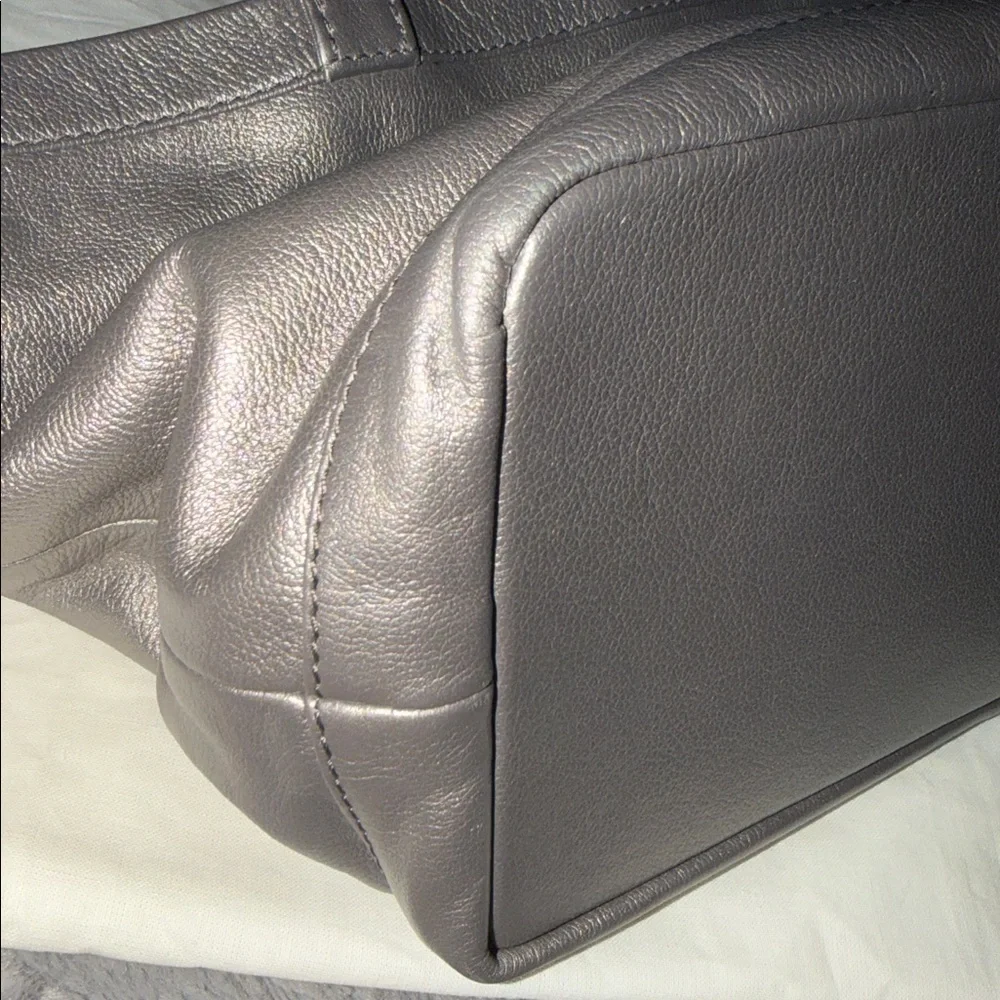 Preloved See By Chloe Shimmering Gray Tote excellent condition 11.5x9”x5.25 DB - Picture 5 of 13